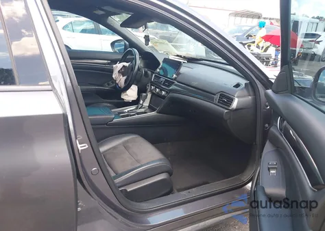 2018 Honda Accord Sport z USA, uszkodzony, nr VIN 1HGCV1F3XJA063738